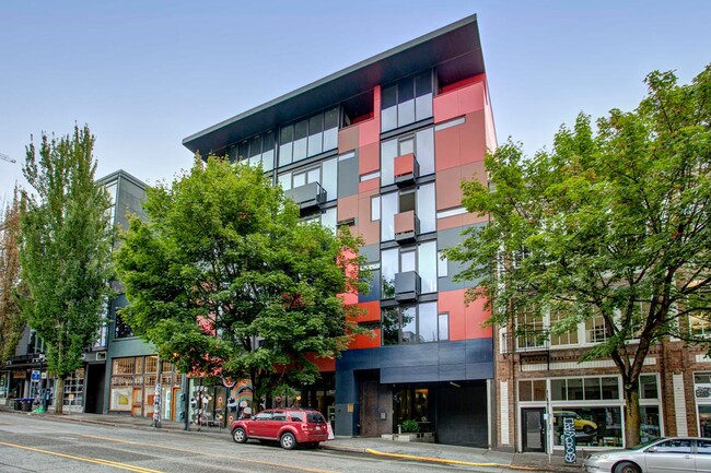 Building Photo - 1111 E Pike St Unit 204
