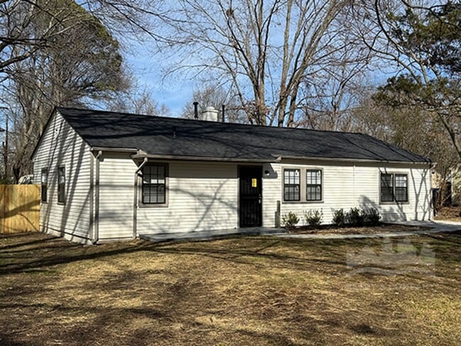 Photo - 6884 Ensign Rd