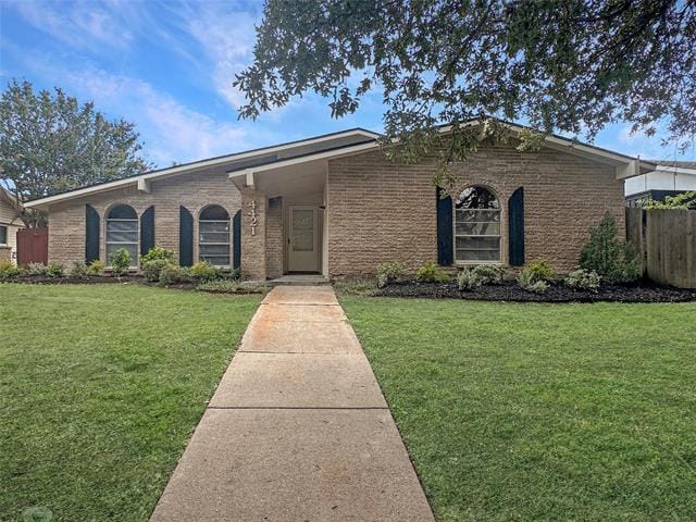 Building Photo - 4421 Mayflower Dr