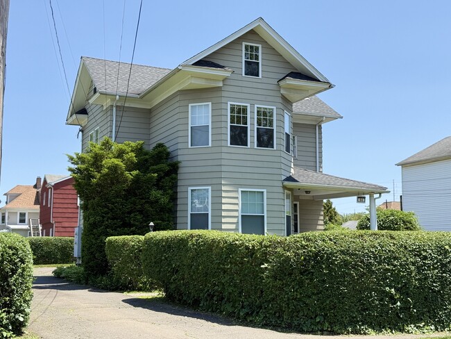 Building Photo - 64 Osborne Ave Unit 1