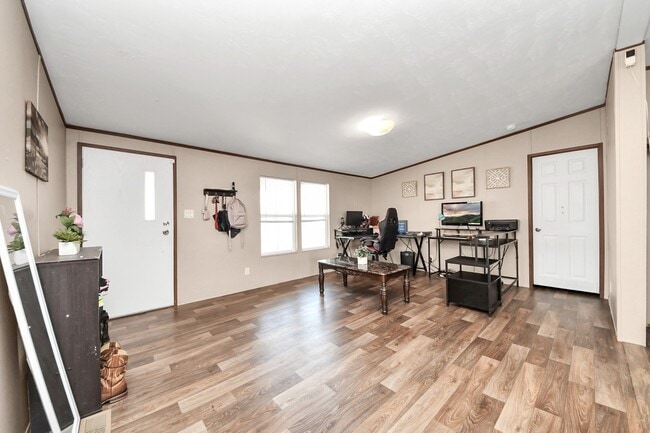 Photo - 1416 Rd 5601