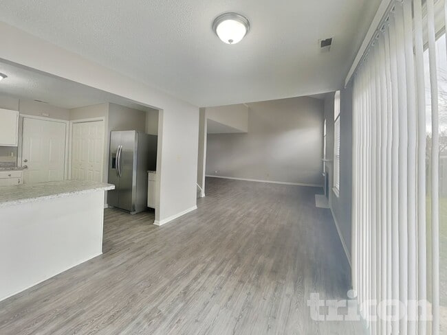 Photo - 6503 Townsend Way