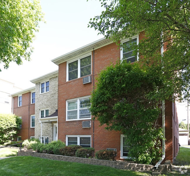 Village Apts (1929)