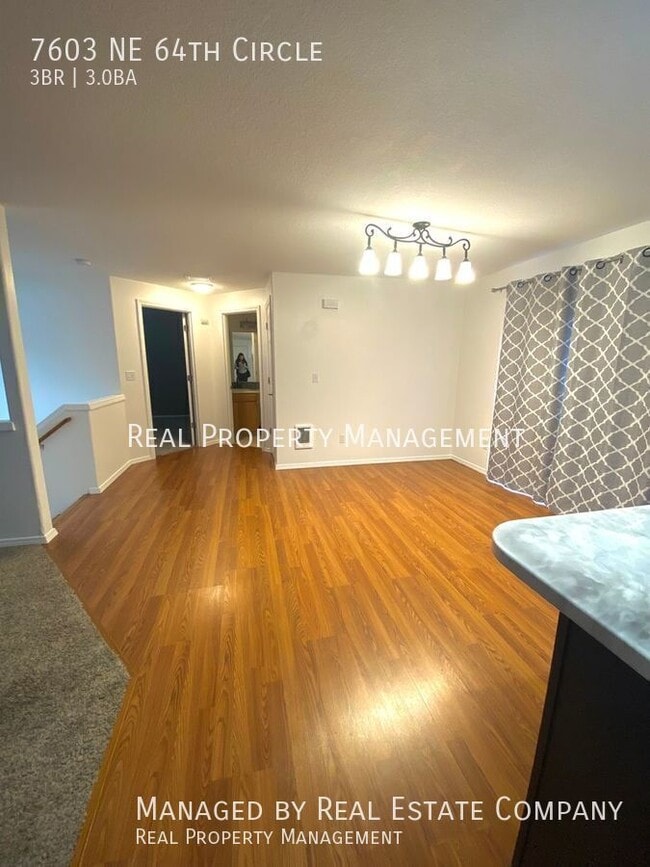 Photo - 7603 NE 64th Cir