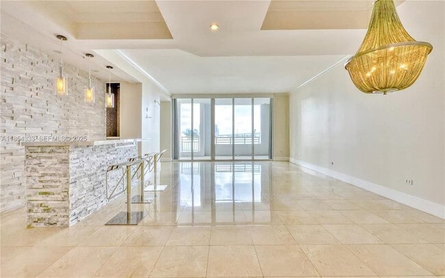 Photo - 848 Brickell Key Dr Unidad 306