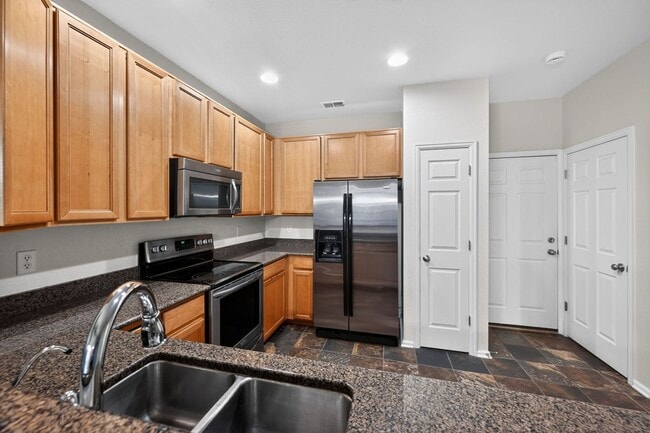 Photo - 12743 Leyden St