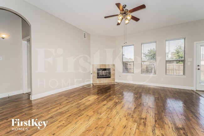 Photo - 1215 Jessie Ln