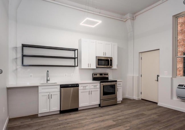 Photo - Brush Factory Lofts (LO) Unidad 1 Bed