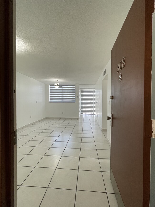 Building Photo - 9431 SW 4th St Unit 308
