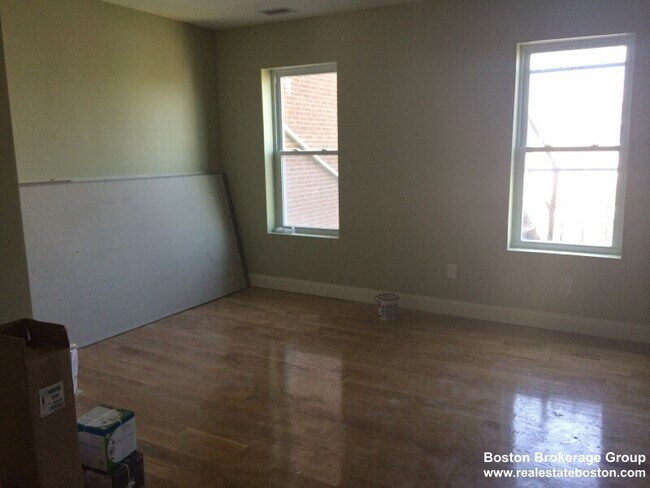 Photo - 35 Forbes St Unit 1