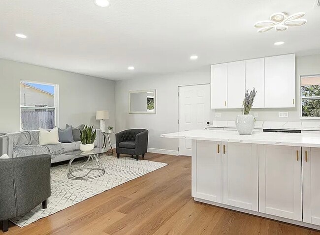 Photo - 4335 10th Ave S