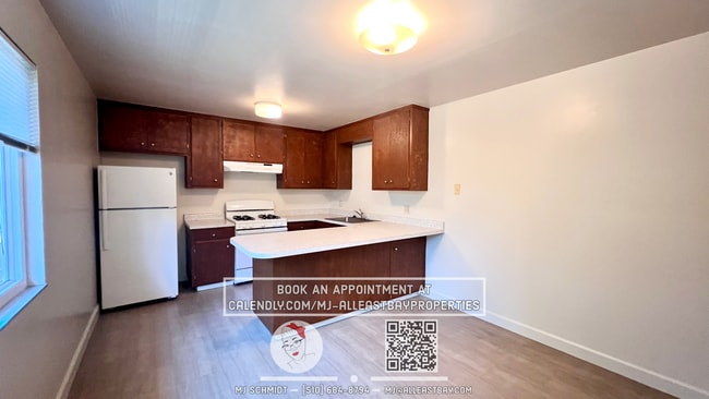 Building Photo - Spacious top floor 2 bedroom, walking dist... Rental