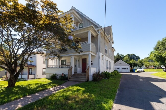 Building Photo - 207 Divinity St Rental