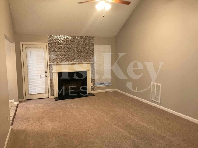 Photo - 120 Cinnamon Fern Cir