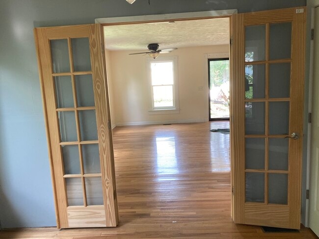 Photo - 200 Railroad Cir