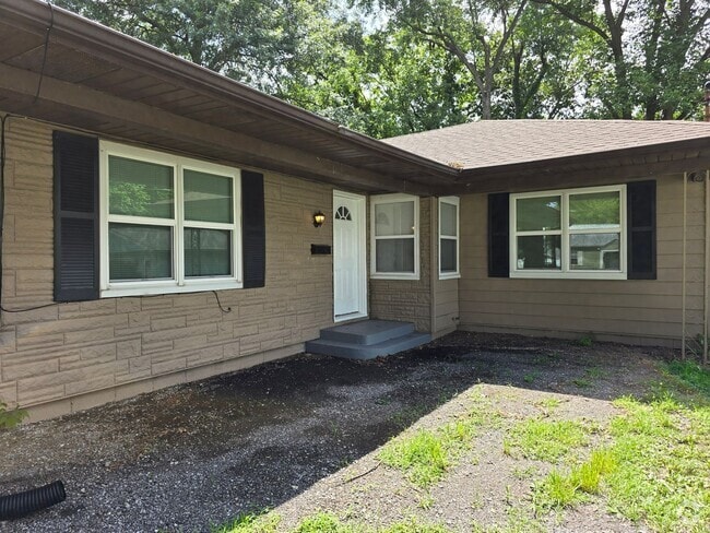 Building Photo - Nice 3BD/1.5BA Rental