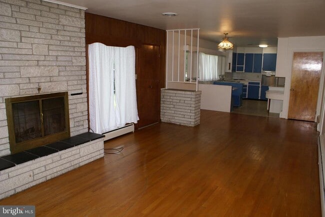 Photo - 6056 Lincoln Way W