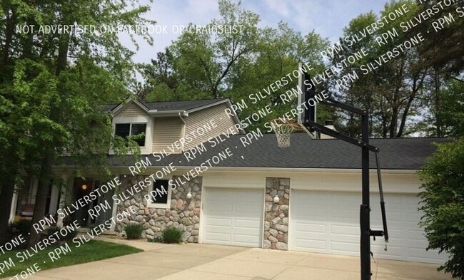 Building Photo - 6206 Pine Needle Dr