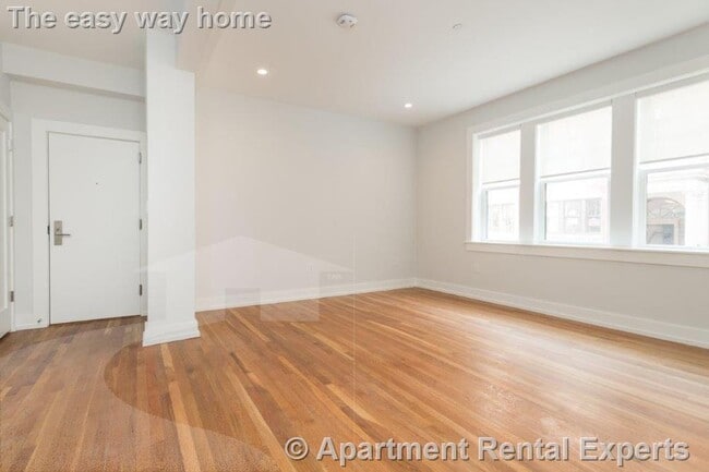 Building Photo - 16 Forest St