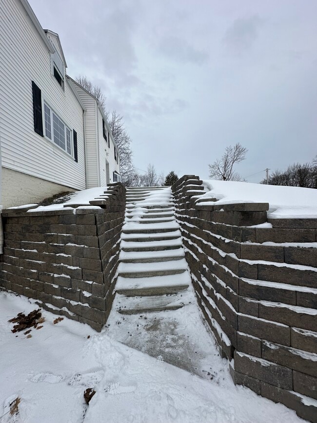 Photo - 44 Curran Rd