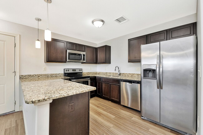 The Flats at Chisholm Creek - The Flats at Chisholm Creek Apartments