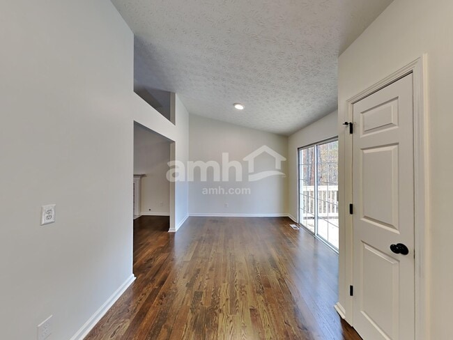 Photo - 6028 Woodcreek Dr