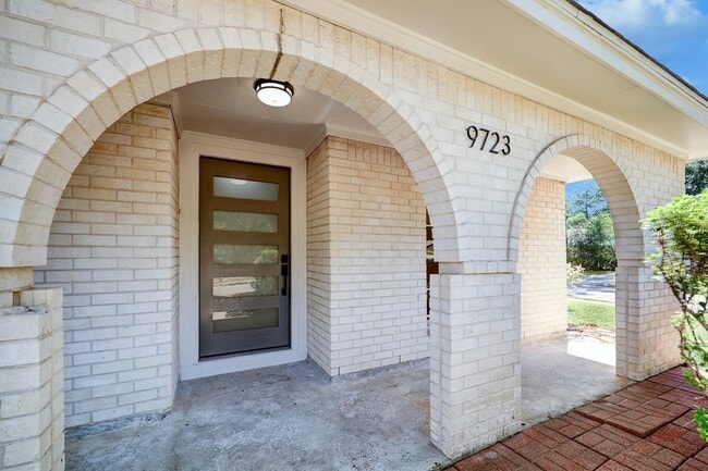 Photo - 9723 Galston Ln