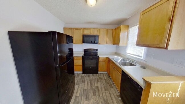 Photo - 333 Friendship Dr