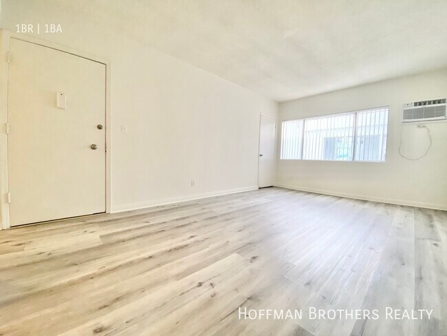 Photo - 636 N St Andrews Pl Unit 6A