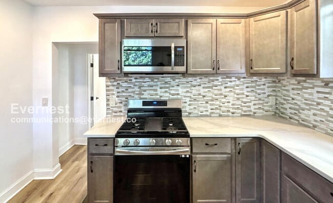 Photo - 1442 Hamlet St