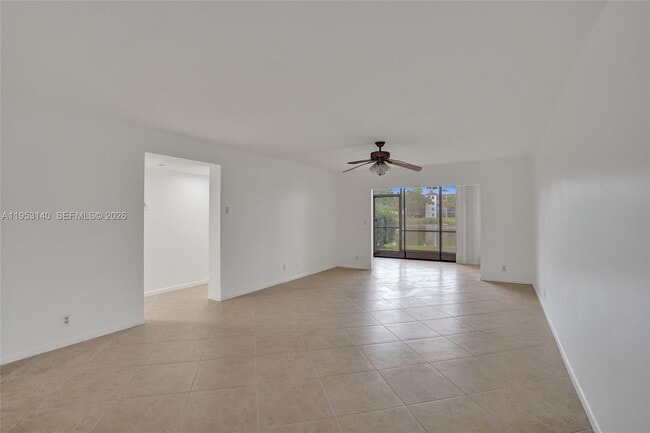 Photo - 6241 Pointe Regal Cir Unidad 103