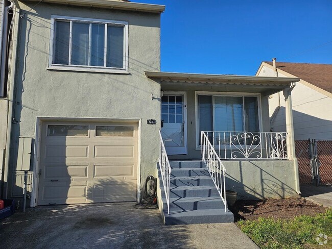 Building Photo - Fresh 2 bedroom 1.5 bath house in San Bruno