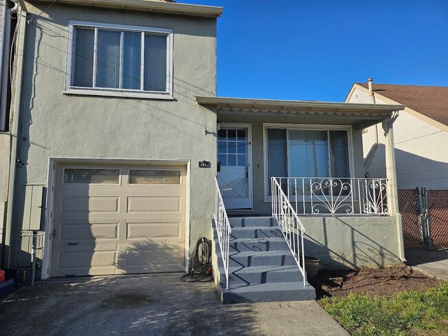 Fresh 2 bedroom 1.5 bath house in San Bruno - Fresh 2 bedroom 1.5 bath house in San Bruno