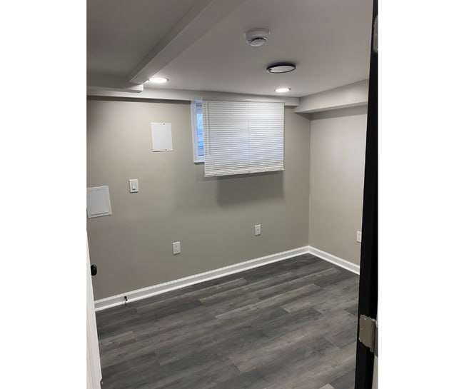 2123 Sinclair Ln Unit 2C W/Bath - AVAILABLE $850 2C