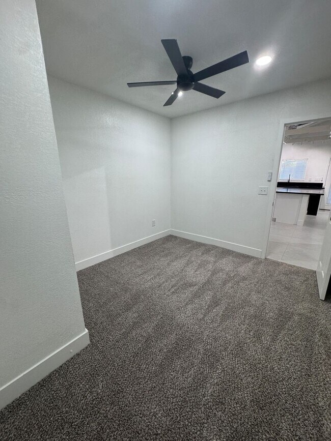 Photo - 800 Canosa Ave Unit 2