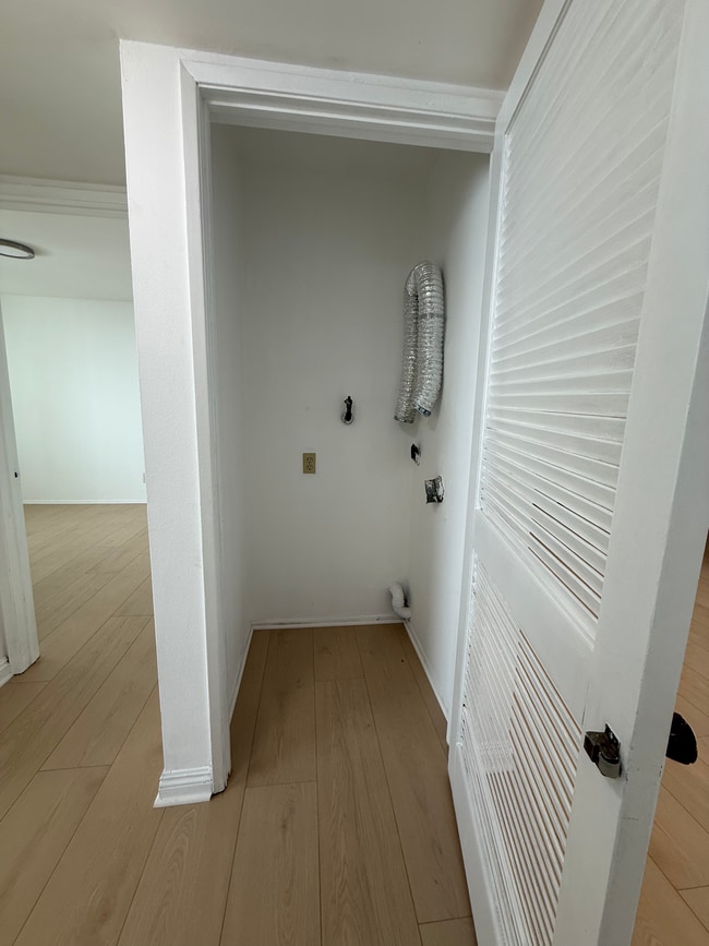 Photo - 231 N Isabel St Unit 8