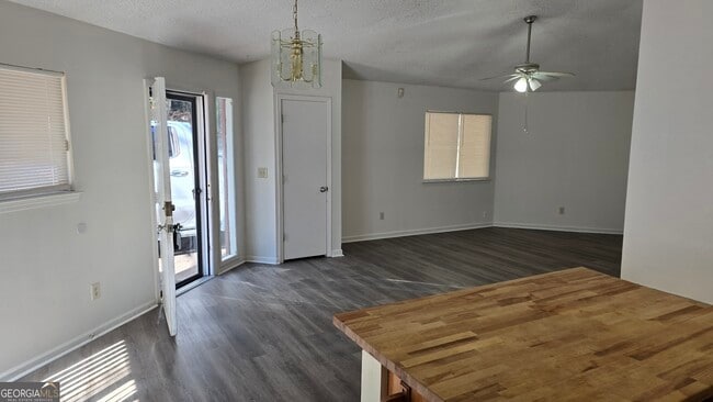 Photo - 209 Hillcrest Dr