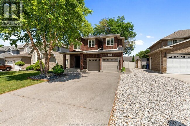 Photo - 1376 Lakeview Ave