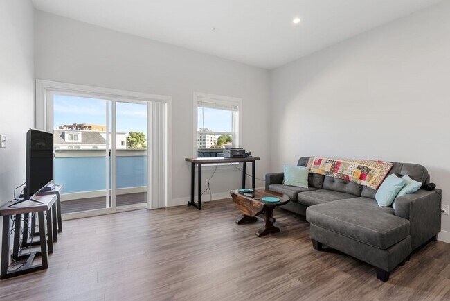 Photo - 163 Nantasket Ave