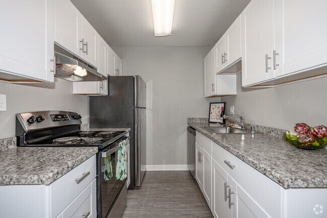1BR, 1BA - 750SF - Kitchen