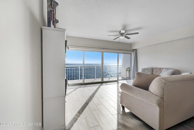 Photo - 1825 Riverside Dr Unit 204