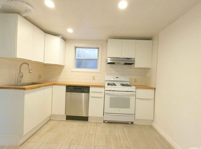 Photo - 1767 S 1700 E