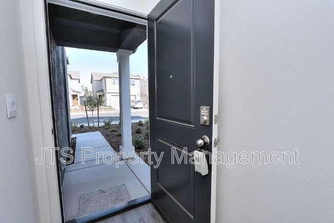 Photo - 2104 Shady Tree Cir