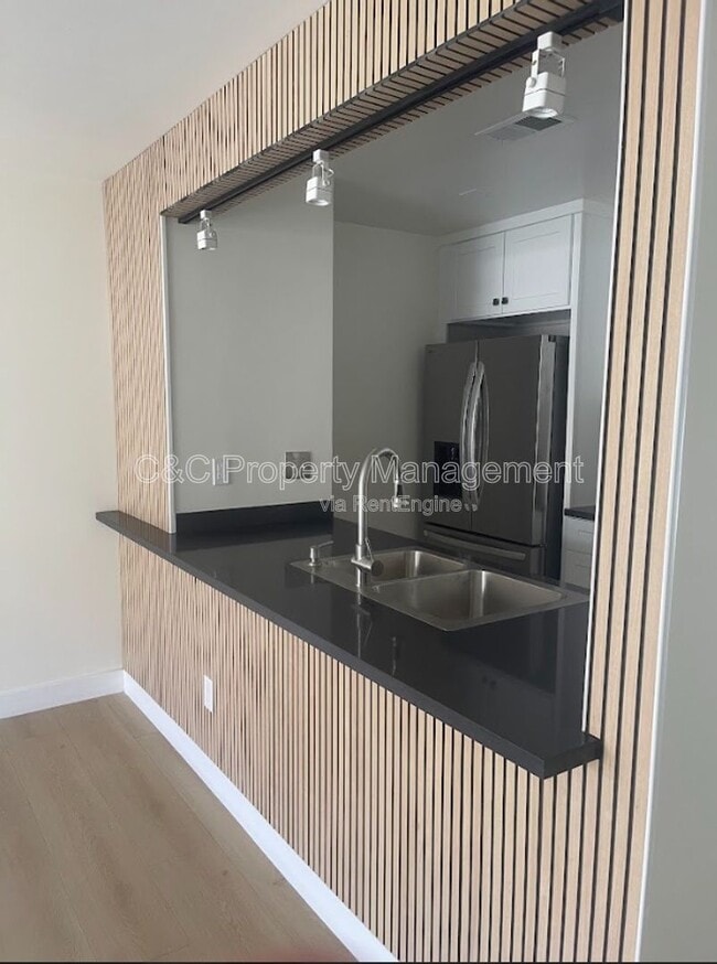 Photo - 2061 S Magnolia Ave