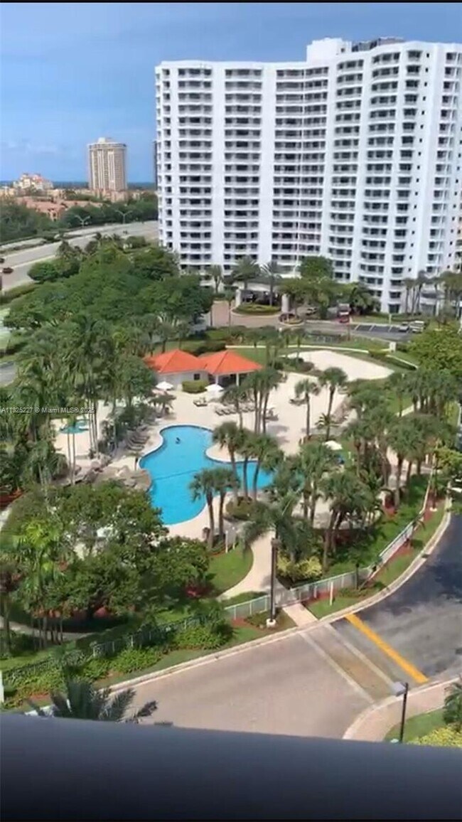 Photo - 3300 NE 191st St Unidad 1109 Rental