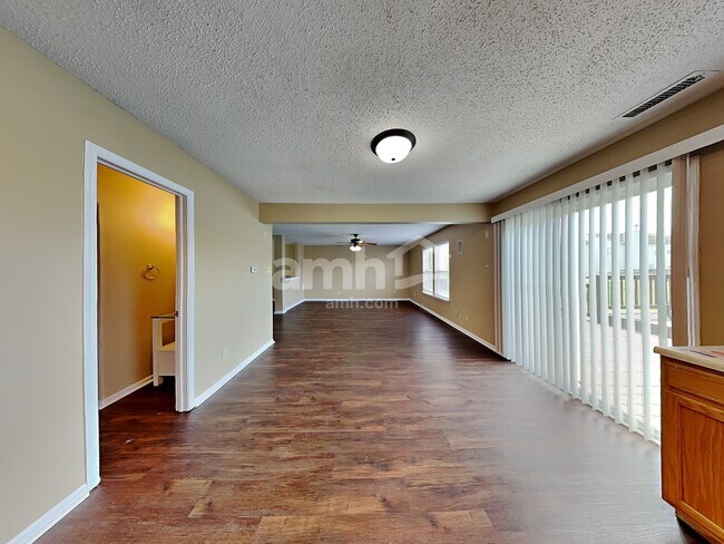 Photo - 6303 Abaca Way