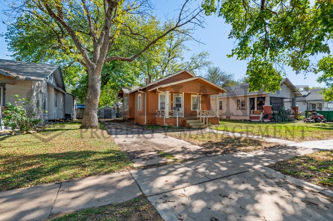 Photo - 2020 S Main St