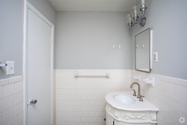 1BR, 1BA
