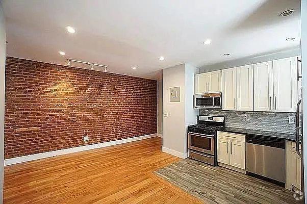 Building Photo - 3 bedroom in NEW YORK NY 10032 Unit 3 Rental