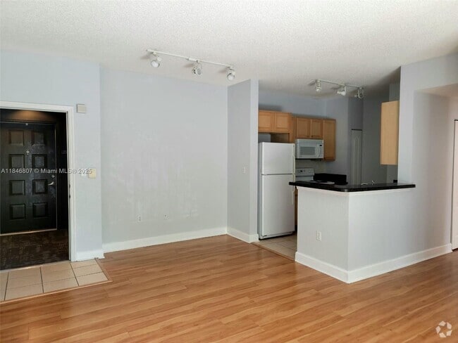 Building Photo - 6001 SW 70th St Unit 237 Rental